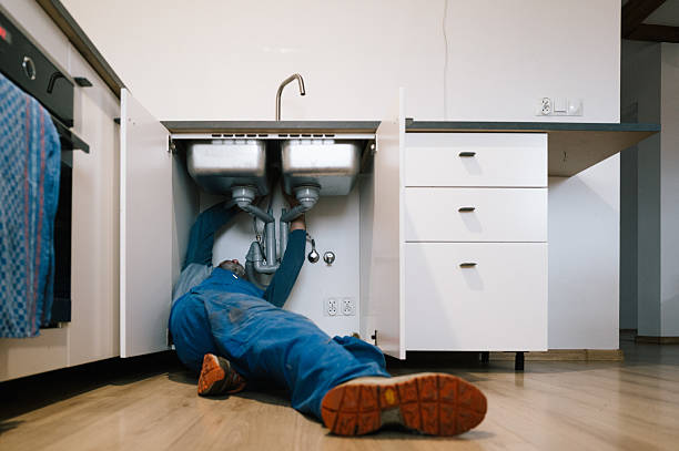 Professional Leak Detection technician working in Henderson Harbor, NY